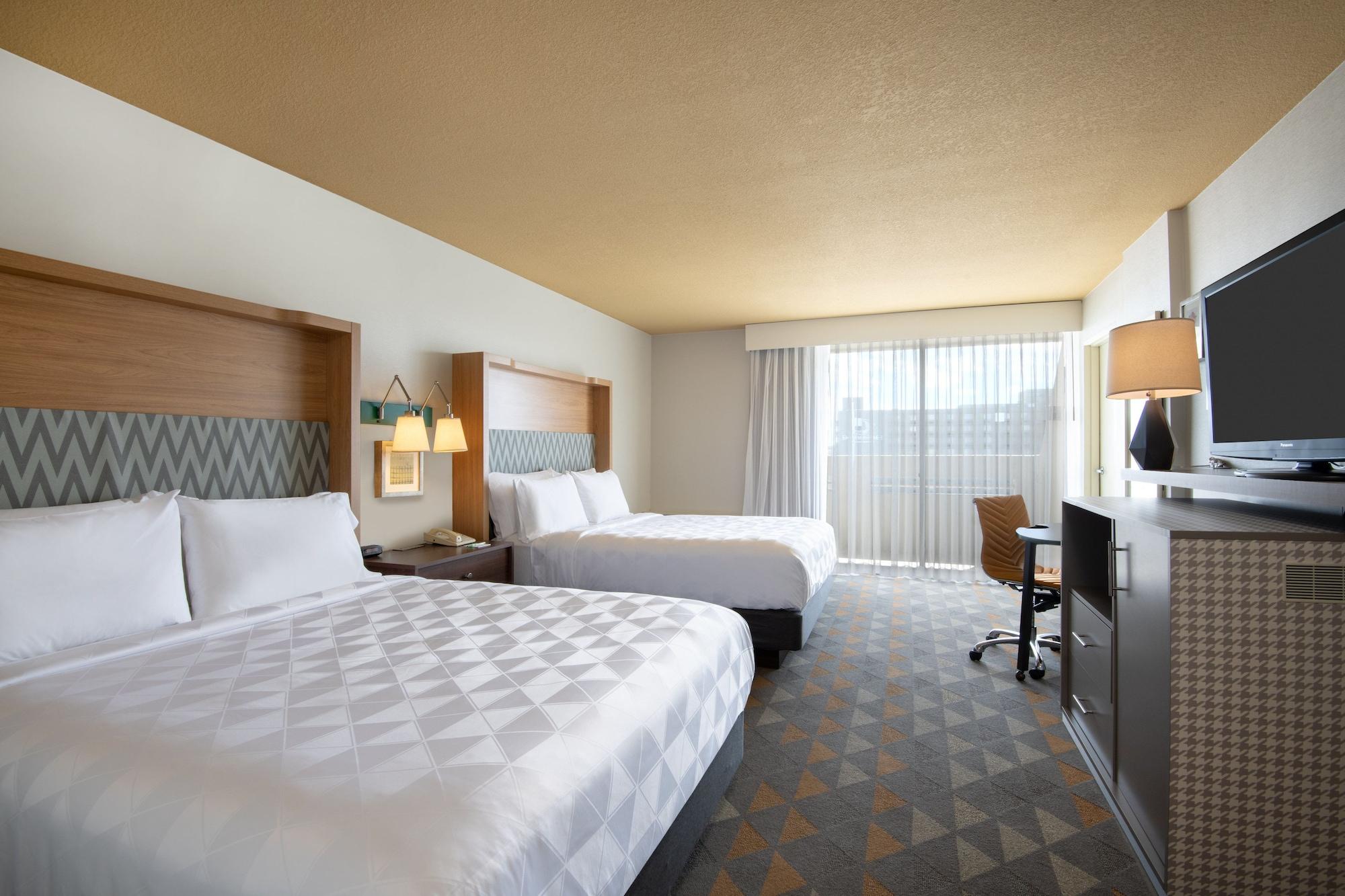 Holiday Inn Denver East By Ihg Ngoại thất bức ảnh