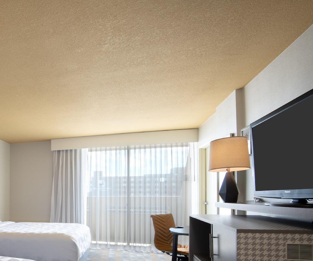 Holiday Inn Denver East By Ihg Ngoại thất bức ảnh