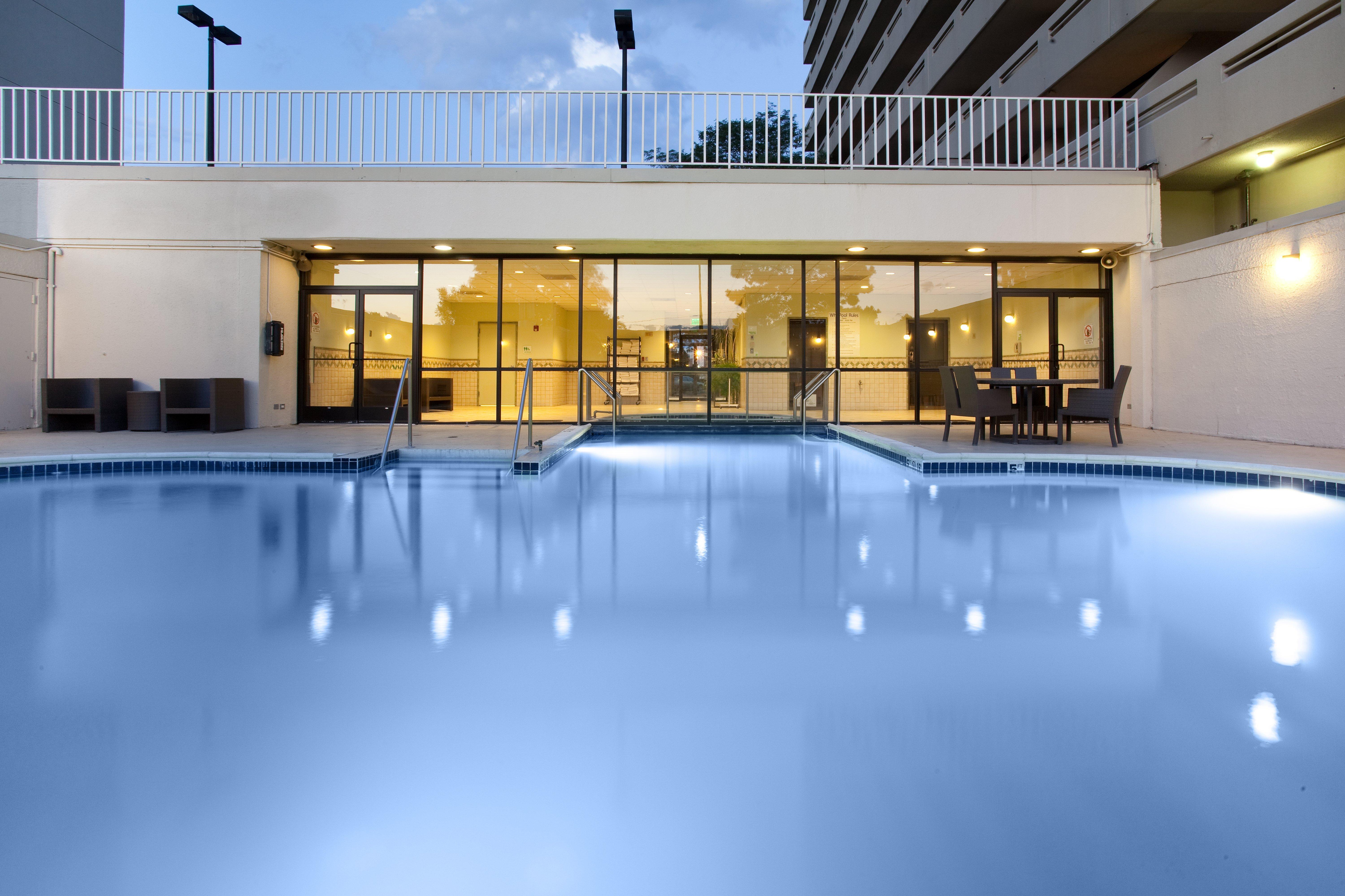 Holiday Inn Denver East By Ihg Ngoại thất bức ảnh